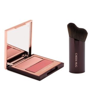 Charlotte Tilbury Blush and Highlighter with Brush - Pretty Youth Glow Filter